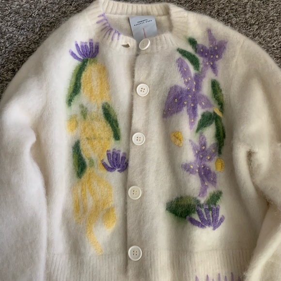 Fabrique Women's Floral Cream Sweater Cardigan - Picture 3 of 9